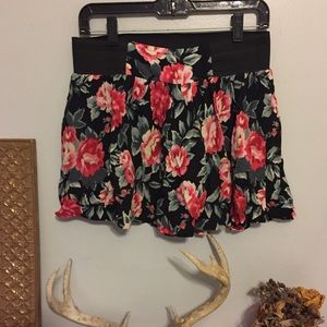 Floral mini skirt